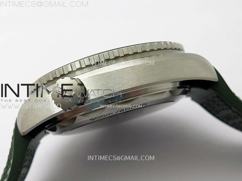 Planet Ocean 600M 43.5mm Green Ceramic Bezel SS VSF 1:1 Best Edition Silver Dial on Green Rubber Strap A8900